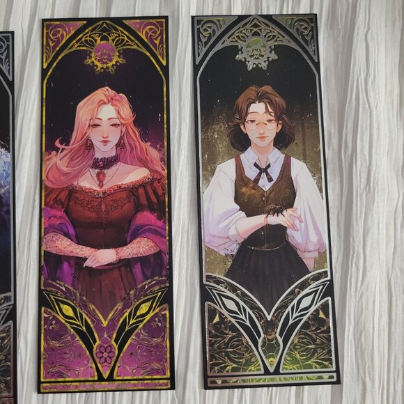 Fairyloot The Crimson Moth Foiled Bookmarks Set of 4 Hexed Hearts April 2025 - Picture 3 of 6